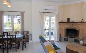 Cozy Greek Apartment